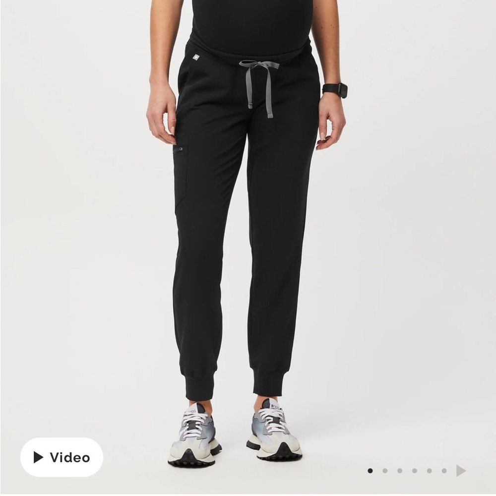 Figs Zamora Maternity Jogger Scrub Pants